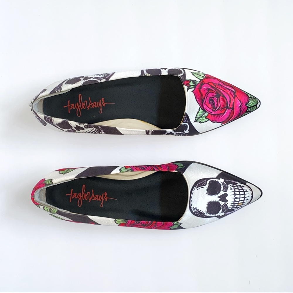 Taylor says Tayquila black white stripe skull red roses flower pointed toe flats - Picture 6 of 11
